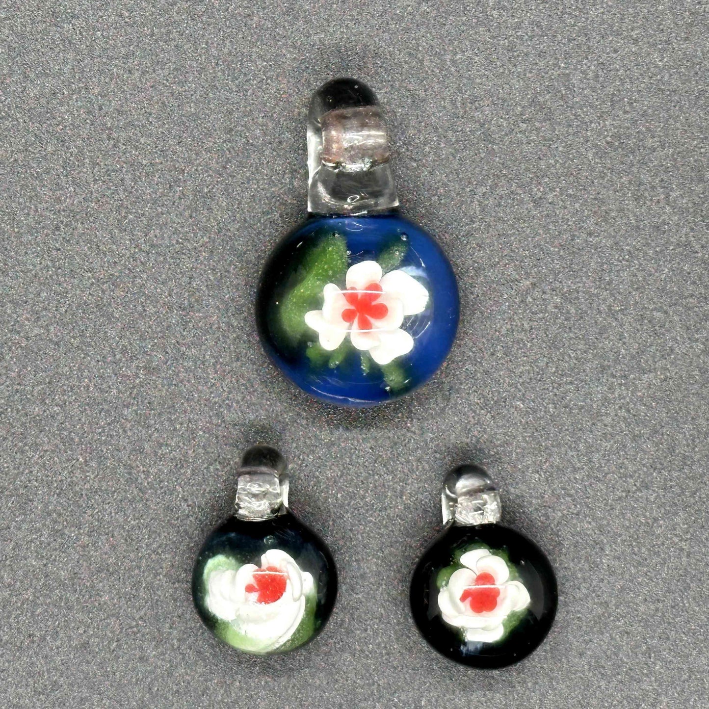 Flower pendant and earrings set